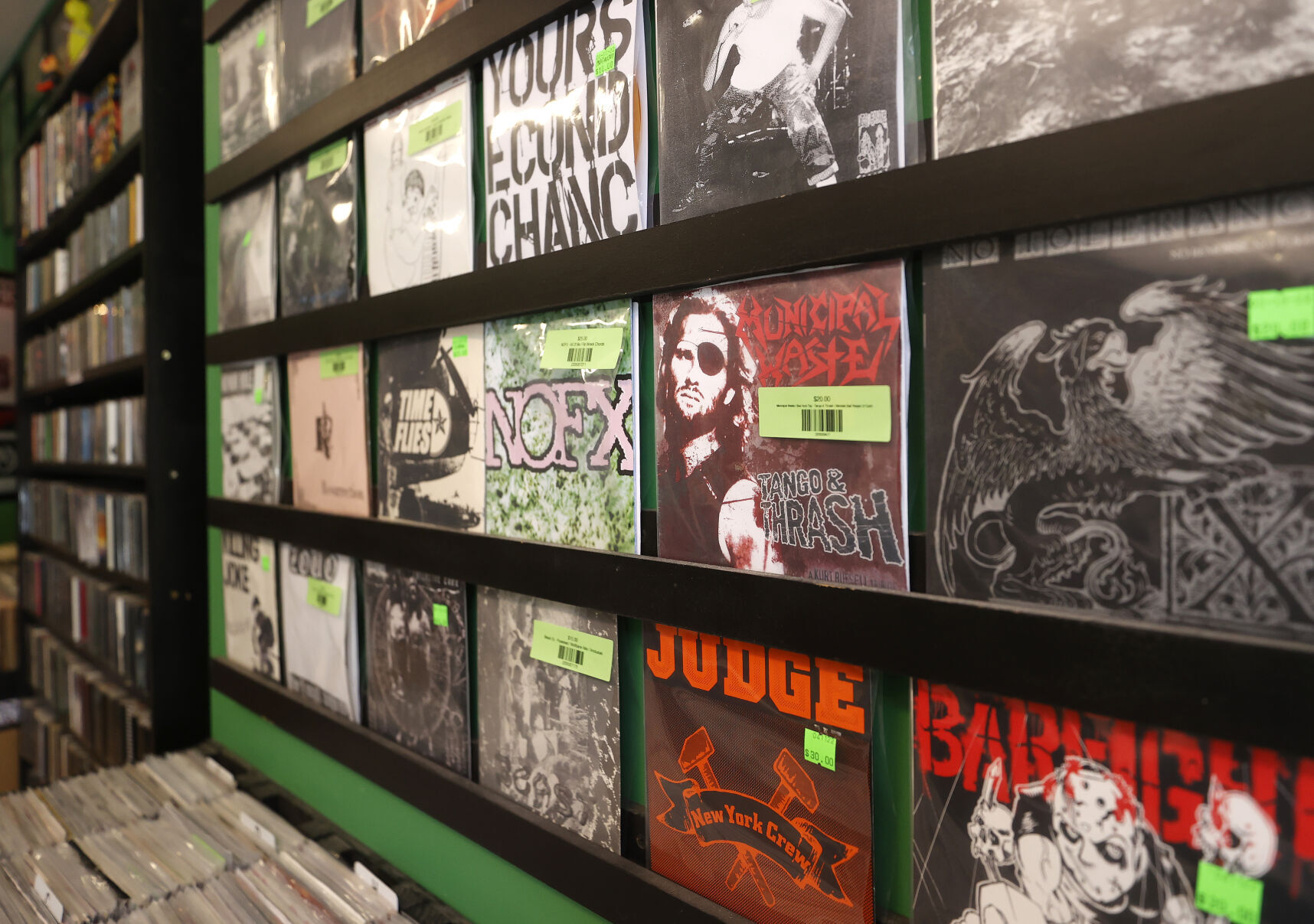 20220516_BIZ_VINYL_AWE03